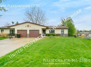 4496 Pleasantview Ct NE, Rockford, MI 49341