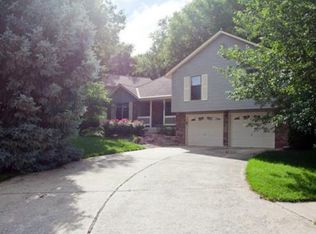 1603 SE Boone Trl, Lees Summit, MO 64063