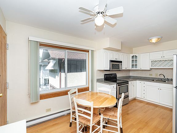 5th image of 644 Lake St #2C