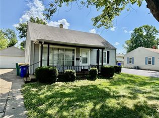 1120 N Oakcrest Ave, Decatur, IL 62522