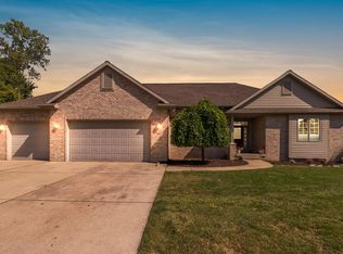 607 Drahner Dr, Eaton Rapids, MI