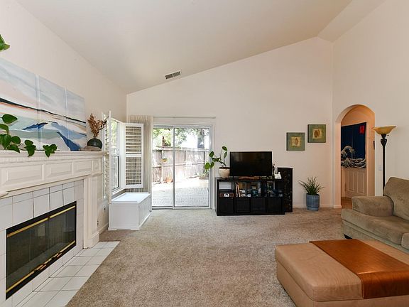 4th image of 703 Harry James Court
