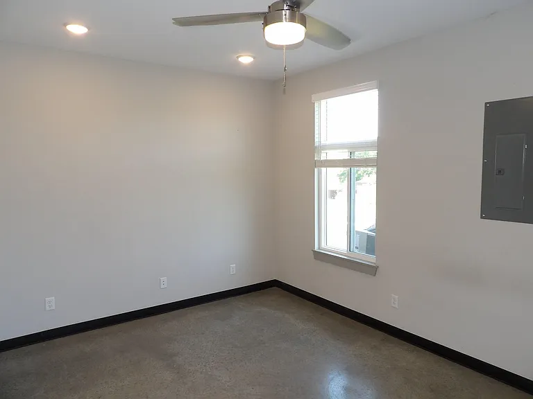 10907 Cole Thompson Ln — Photo 54