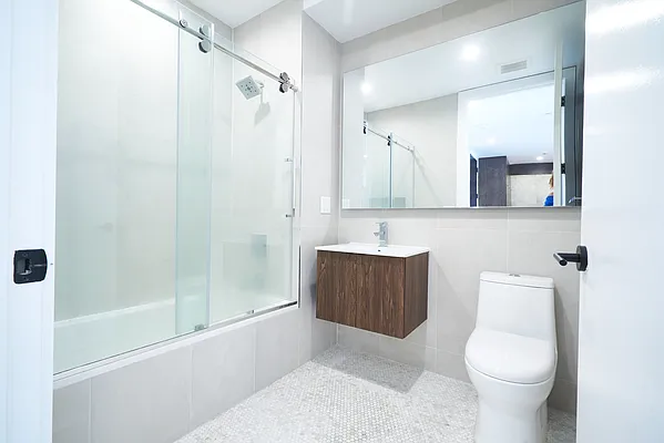 Rented by Lodger Corp | media 38