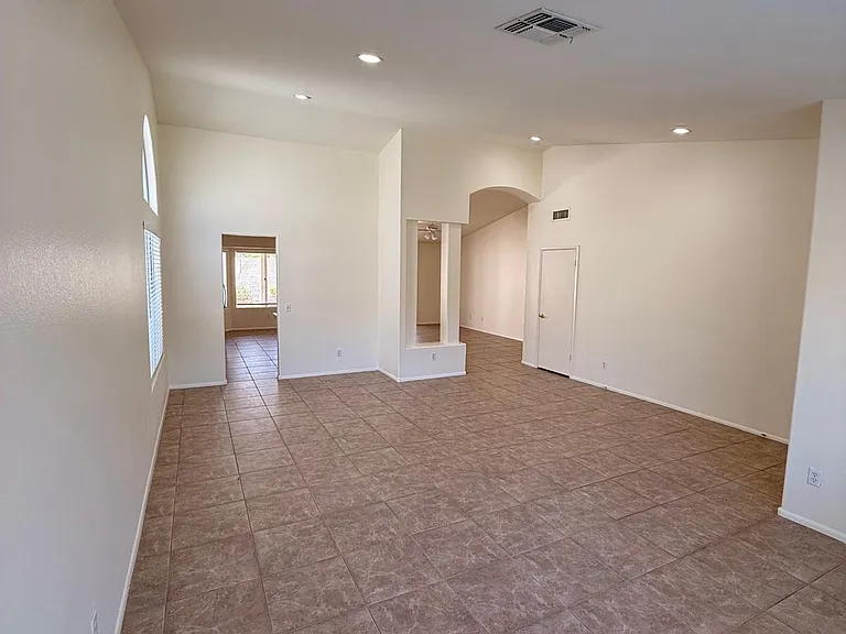 4556 E Charleston Ave — Photo 6