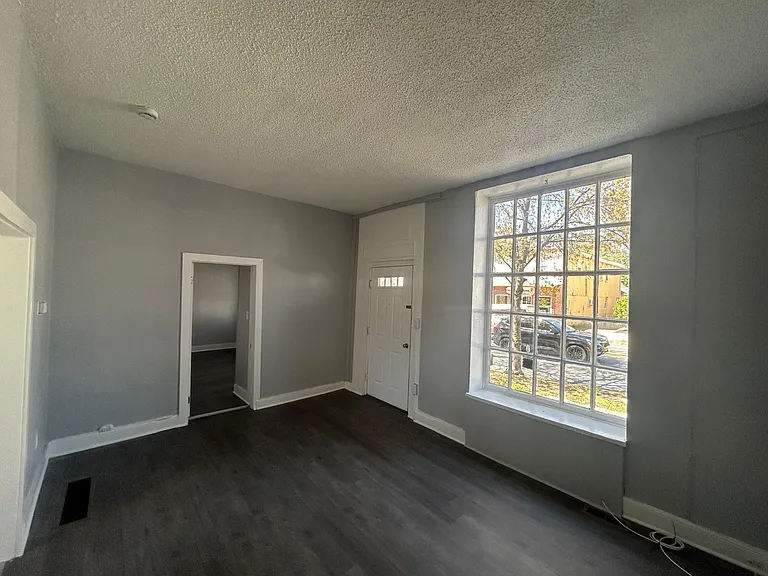98 Hanover St #4 — Photo 10