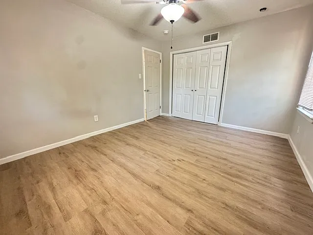 1519 Baker St — Photo 9