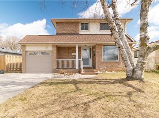 220 Cedarwoods Cres, Kitchener, ON N2C2J8