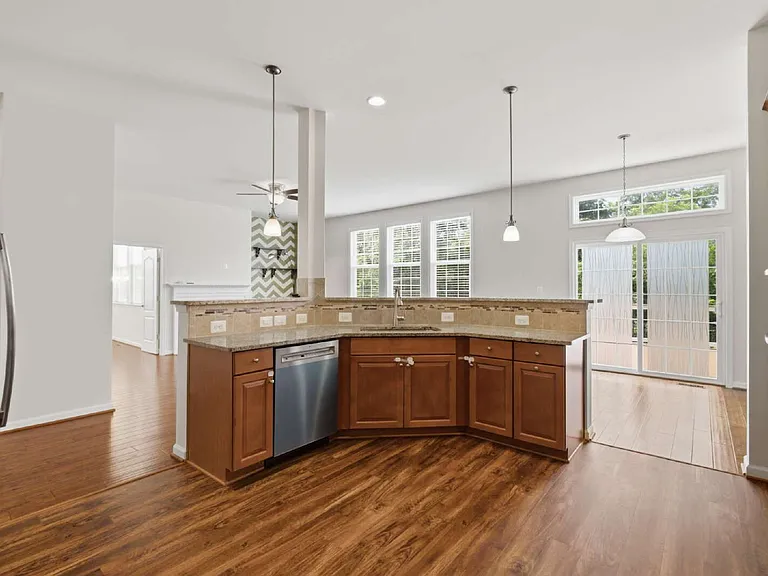 20920 Ashburn Heights Dr — Photo 11