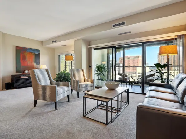 1201 Yale Pl APT 907, Minneapolis, MN 55403