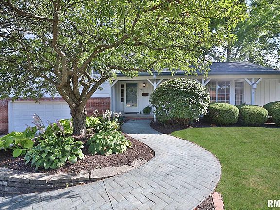 2nd image of 1636 W Latham Ln