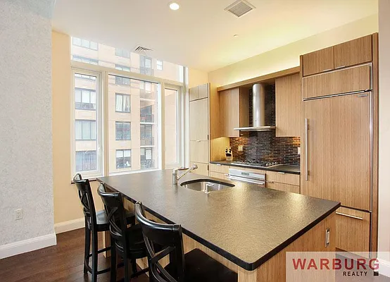 Sold by Warburg | media 10