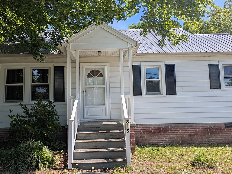 813 E Haggard Ave — Photo 2