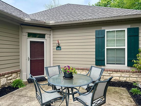 4th image of 651 Albion Pl