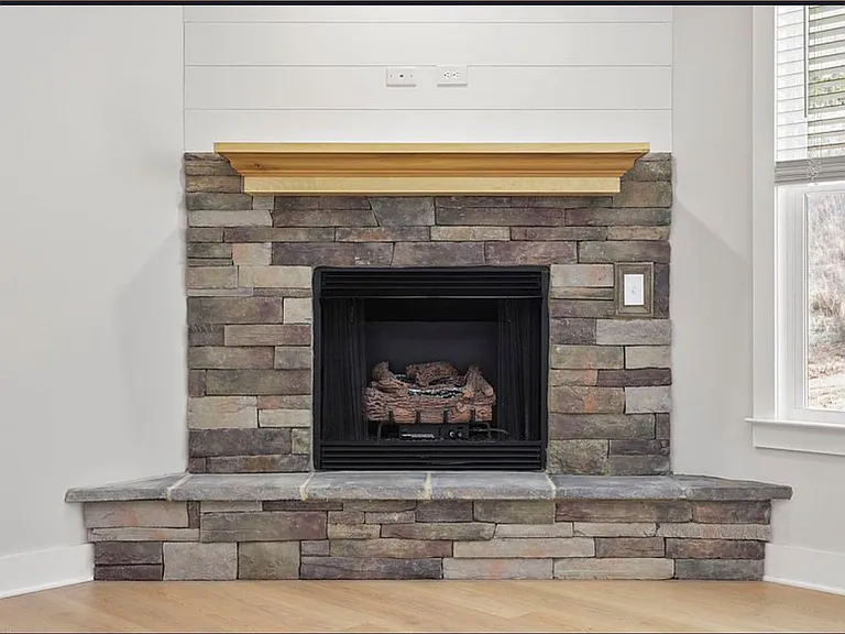 6008 Peregrine Ln — Photo 2