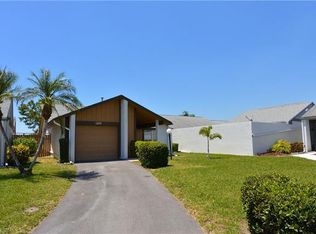 9721 Maplecrest Cir, Lehigh Acres, FL 33936