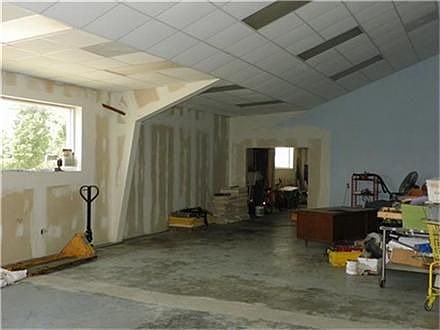 shelled space that is available would make an excellent show room
