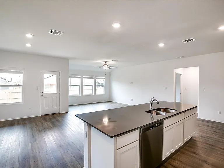 1740 Catahoula Dr — Photo 13