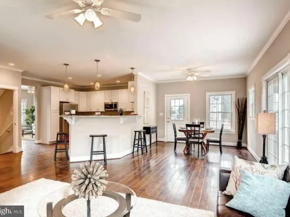 8319 Bletzer Rd, Baltimore, MD 21222