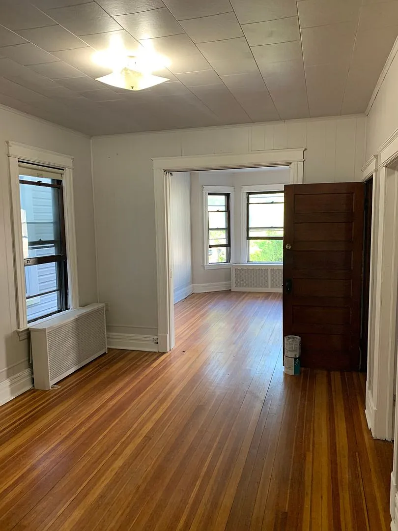 448 Yates Street — Photo 2