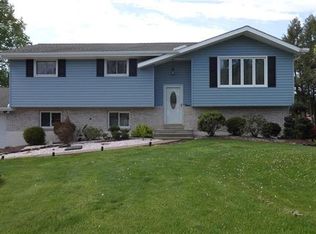 5435 Colony Dr, Bethlehem, PA 18017