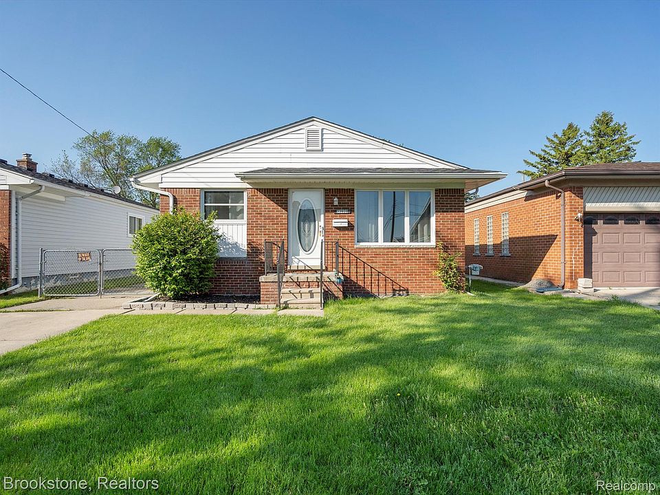 1st image of 23939 Elmira St