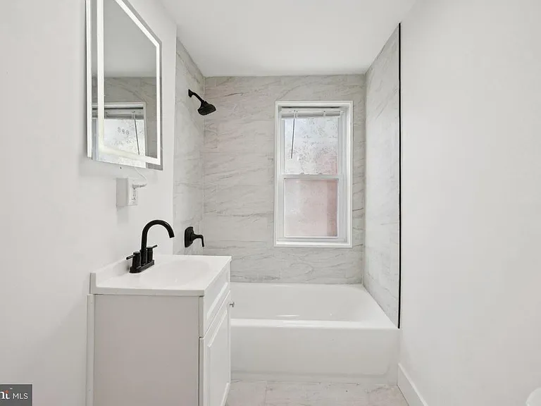718 Spruce St — Photo 10