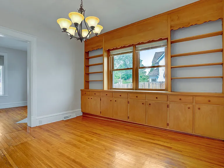 1022 20th Ave NE #1 — Photo 6
