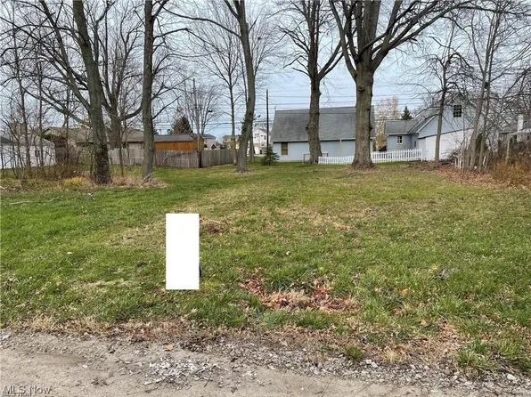 4453 Tennyson Ave, Sheffield Lake, OH 44054