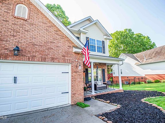 2nd image of 4524 Everwood Oak Ln