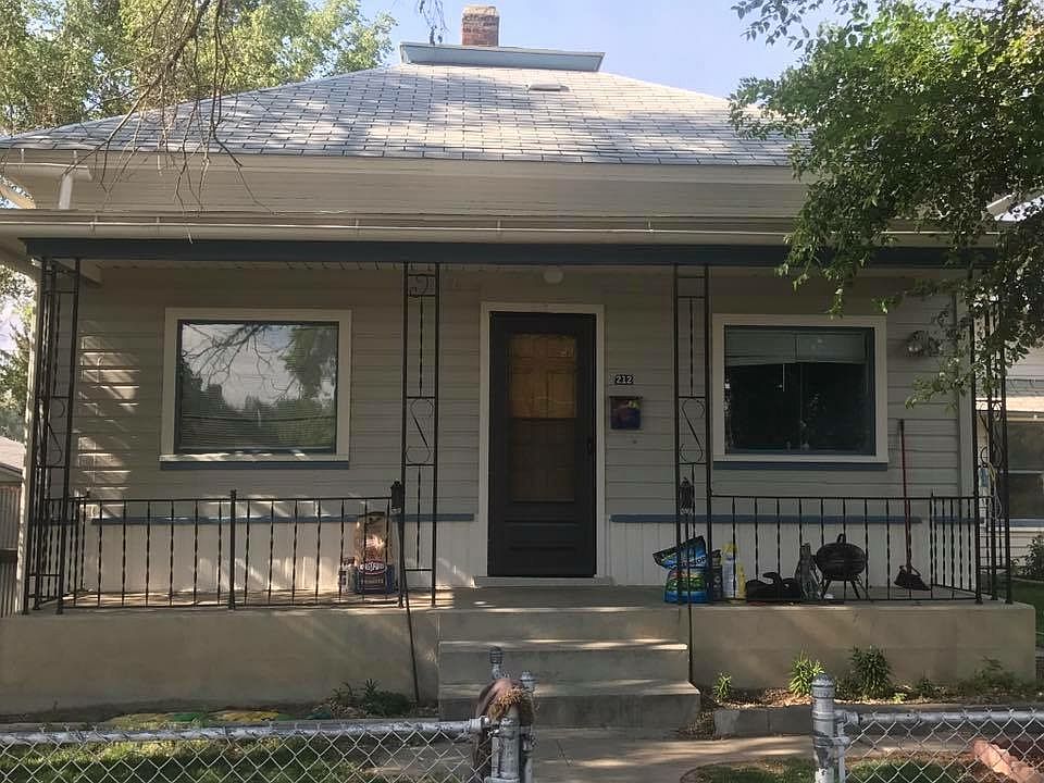 Front of main house 