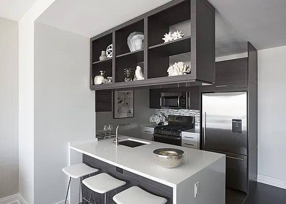 Rented by Extell Marketing Group LLC | media 21