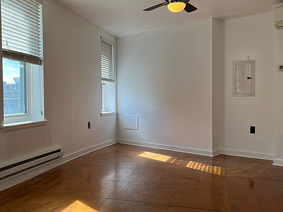 3rd image of 1301 Frankford Ave #2R