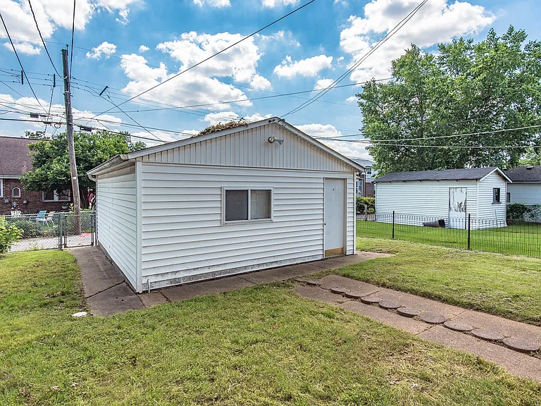 5404 Robert Ave — Photo 10