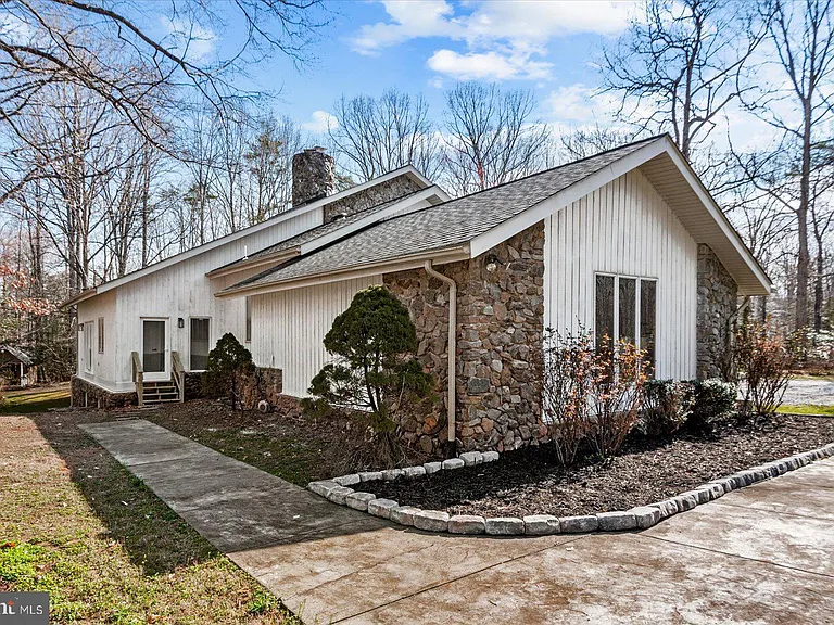 7621 River Rd — Photo 59