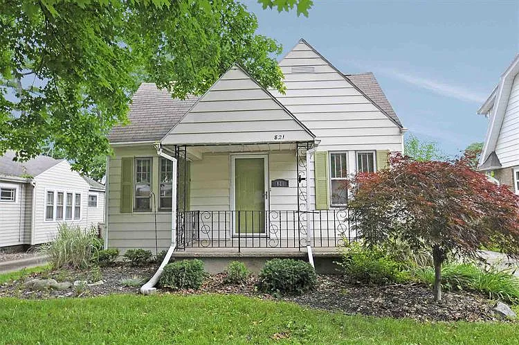 821 E Oakside St photo 1
