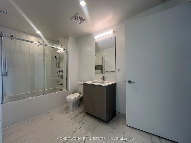 10 Oak St #1504 — Photo 9