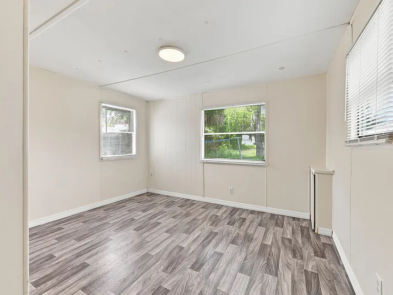 7130 Commons Blvd — Photo 13