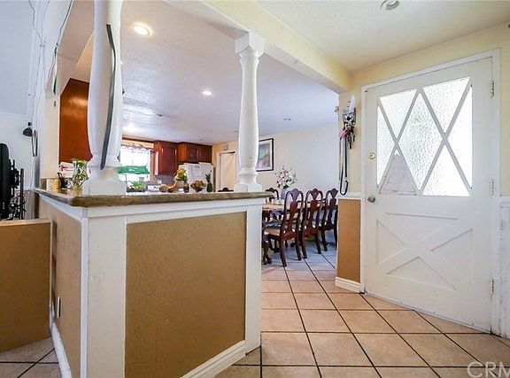 4th image of 814 S Arapaho Dr
