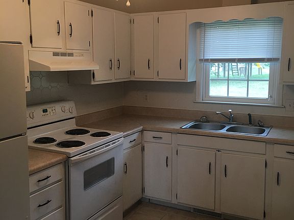 2nd image of 85 Tanzalon Dr #6