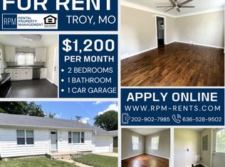 204 Kuhne Blvd, Troy, MO 63379