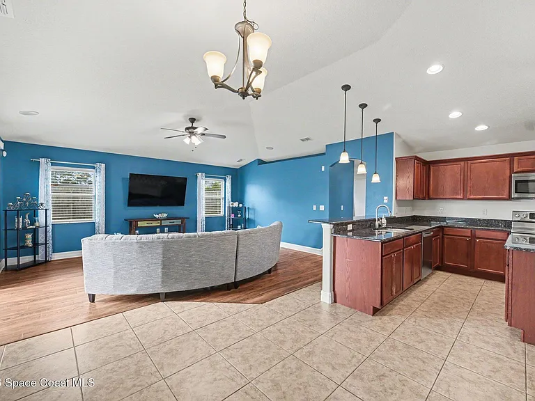 992 Coquina St SE — Photo 10