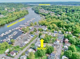 107 1st St, Esopus, NY 12417