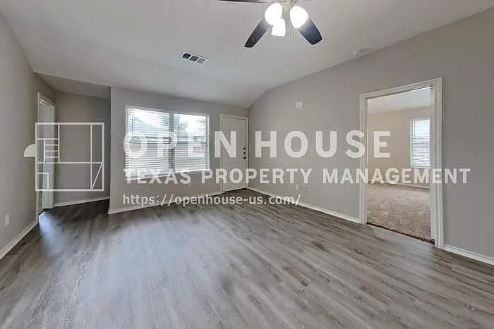 804 Lovebug Ln — Photo 4
