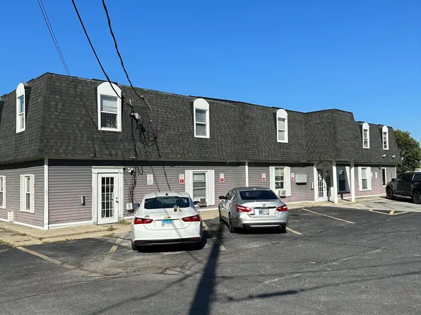 1314 N Main St APT 1A, Crown Point, IN 46307