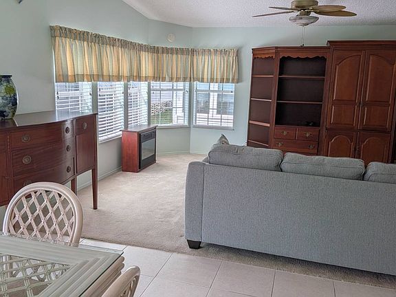 2nd image of 454 Tall Oak Rd