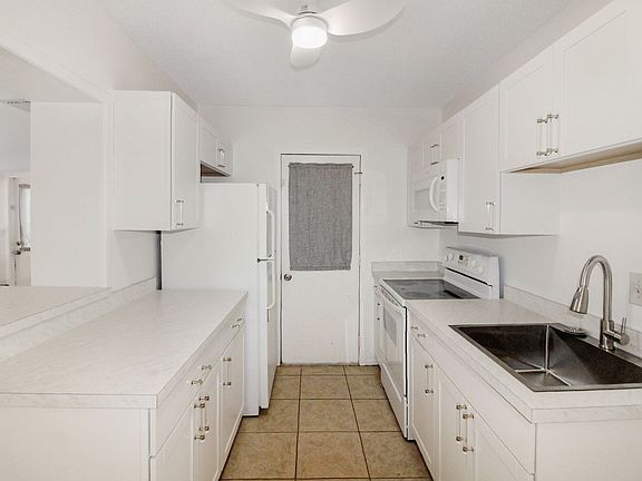 4th image of 1612 Larchwood Dr