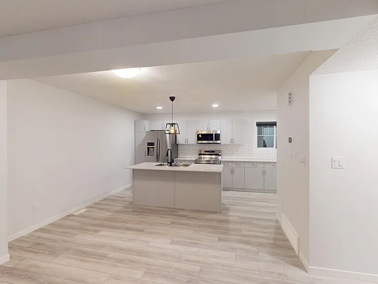 63 McLaughlin Dr — Photo 4