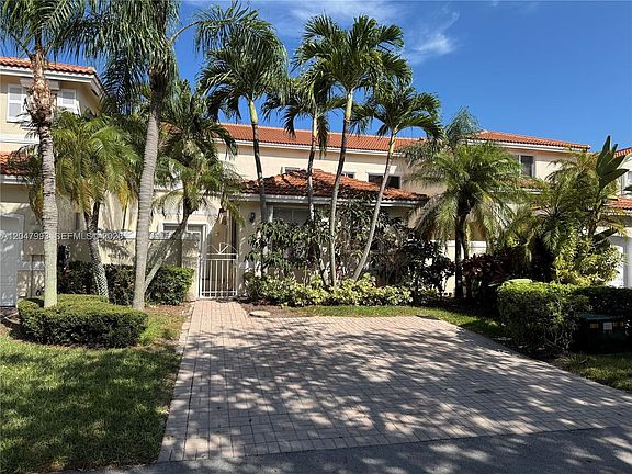 2nd image of 1595 Seagrape Way