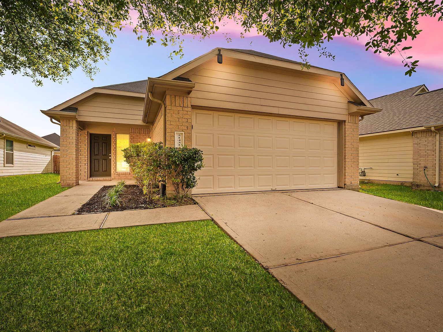 4 bed, 1650 sqft, $1,900 — Photo 2